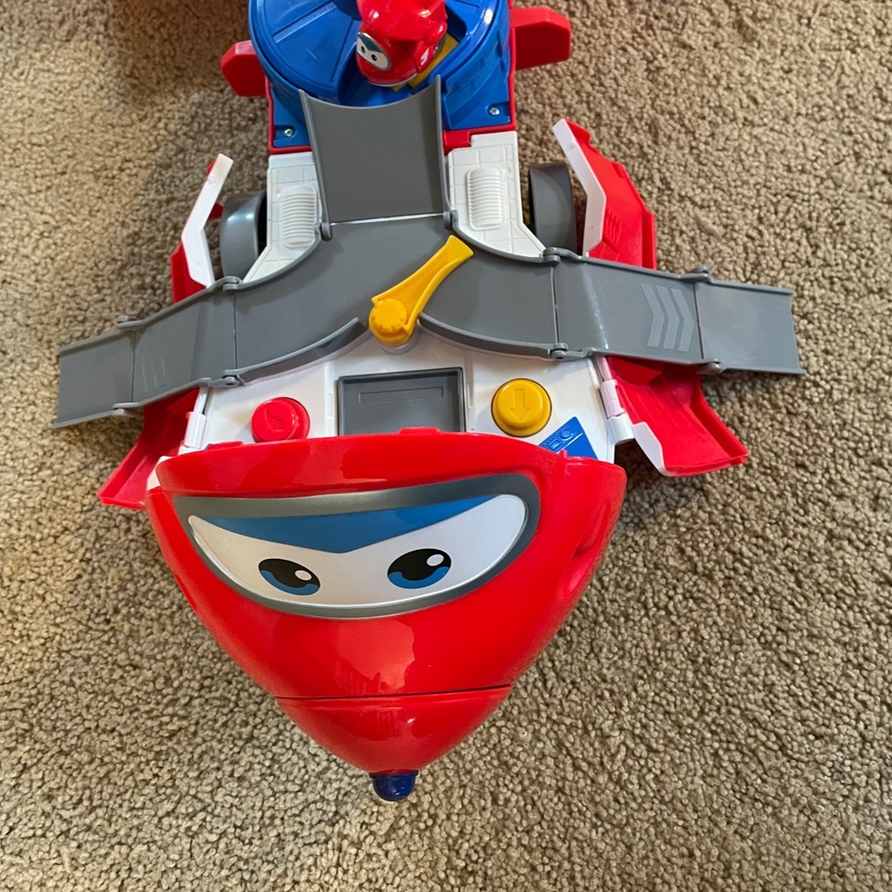 Super Wings Toy Jett's Takeoff Tower Airplane Playset with 2" Jett Mini Figure